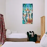 Home Suite Home 4*