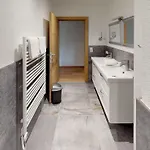 Home Suite Home 4* فيبربرن