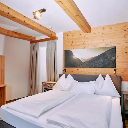 Home Suite Home 2*