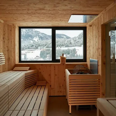 Nocleg ze śniadaniem Home Suite Home 4*