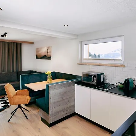 Home Suite Home Bed & Breakfast 4*