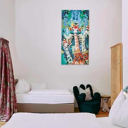 Home Suite Home 4*