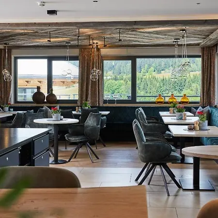 Home Suite Home Nocleg ze śniadaniem