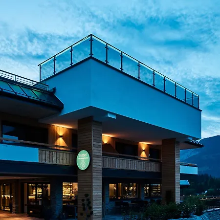 Home Suite Home 4*