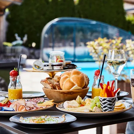 Nocleg ze śniadaniem Home Suite Home 4*