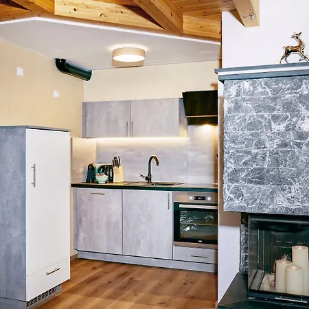 Home Suite Home Nocleg ze śniadaniem 4*