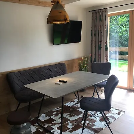 Home Suite Home Nocleg ze śniadaniem