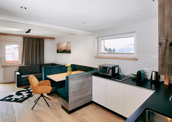 Home Suite Home Frühstückspension 4*