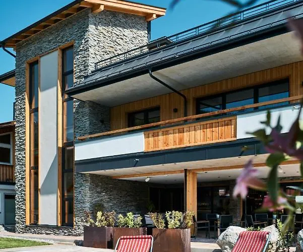 Home Suite Home 4*