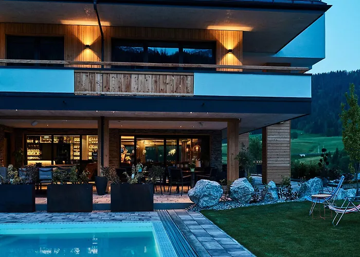Home Suite Home 4*