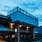 Home Suite Home 4*